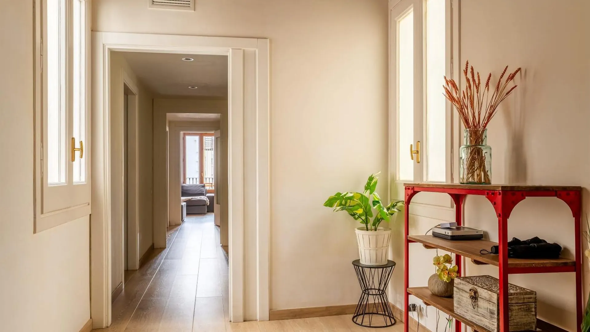 Huge And Modern 4 Bedroom Apartment Next To Paseo De Gracia Barcelona