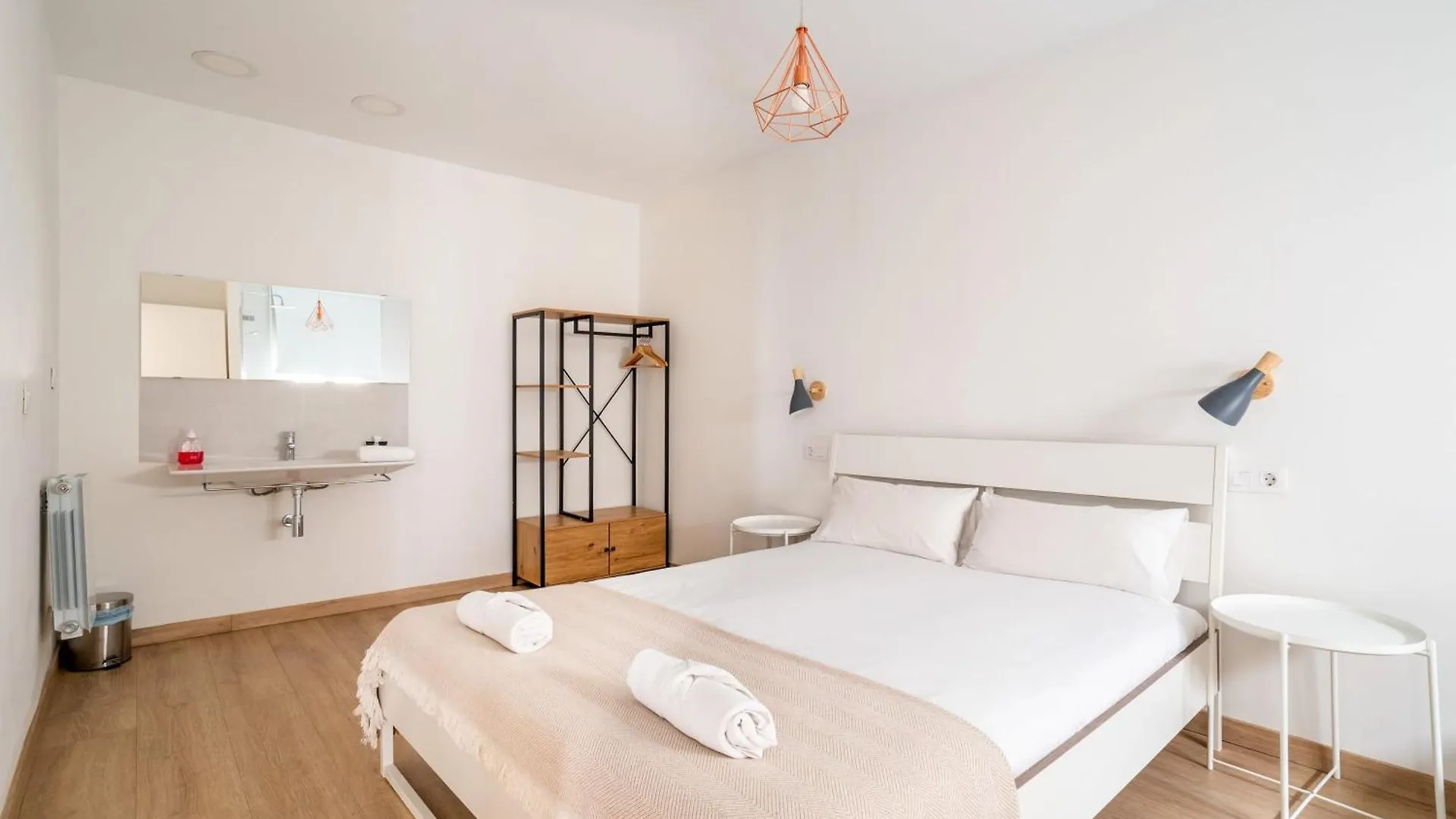 Huge And Modern 4 Bedroom Apartment Next To Paseo De Gracia 巴塞罗那