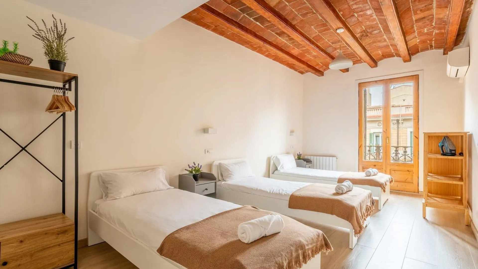 Huge And Modern 4 Bedroom Apartment Next To Paseo De Gracia 巴塞罗那