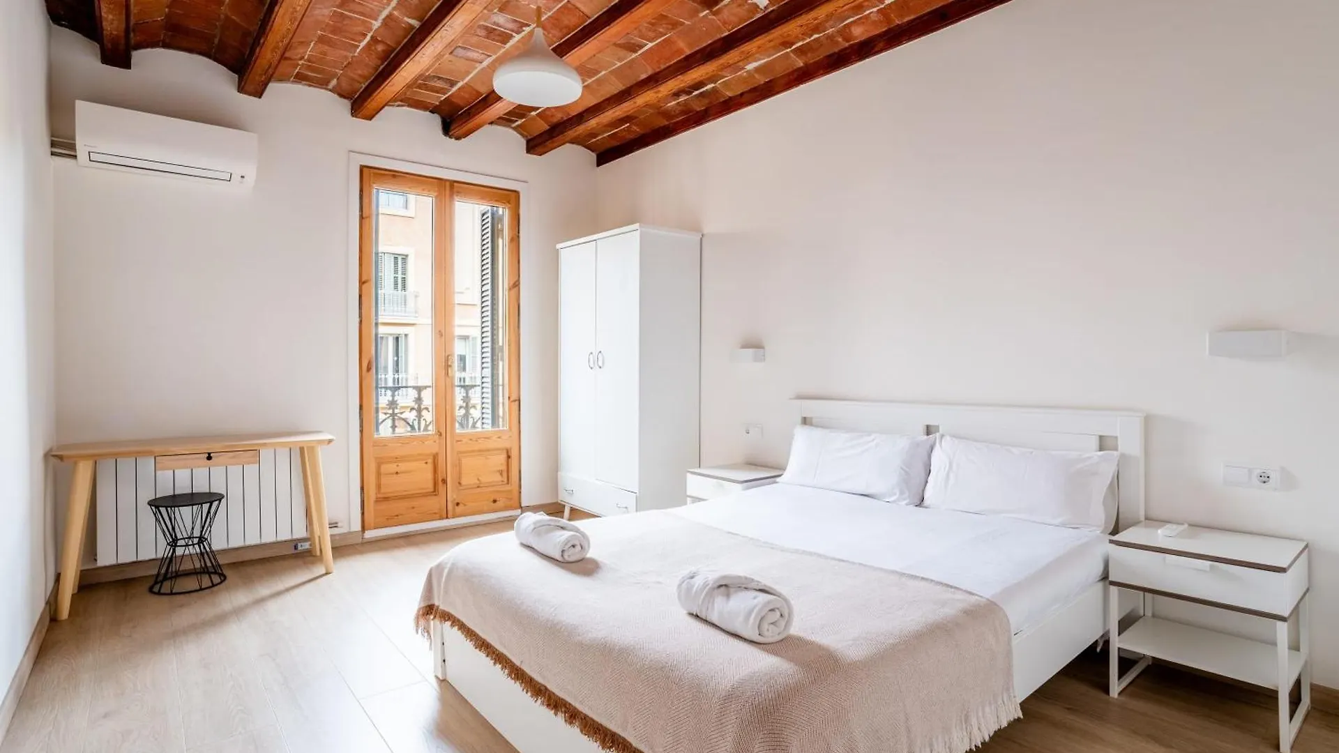 Huge And Modern 4 Bedroom Apartment Next To Paseo De Gracia 巴塞罗那